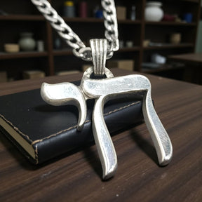 Jewish Pendant "Jai Vida" or "Vivo" in Silver 3 x 3 cm 8.5 g Art 1136 - Bricks Masons