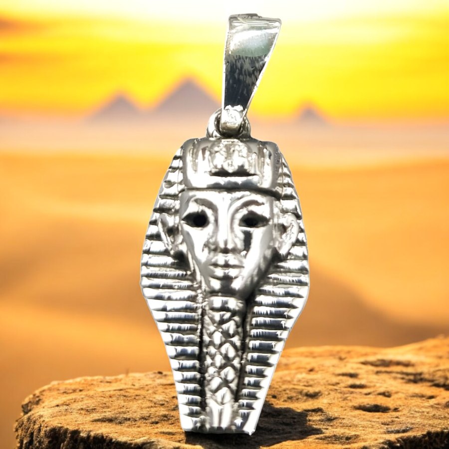 Egyptian Tutankhamun Medal in Silver 3 x 2 cm 4 g Art 924 - Bricks Masons