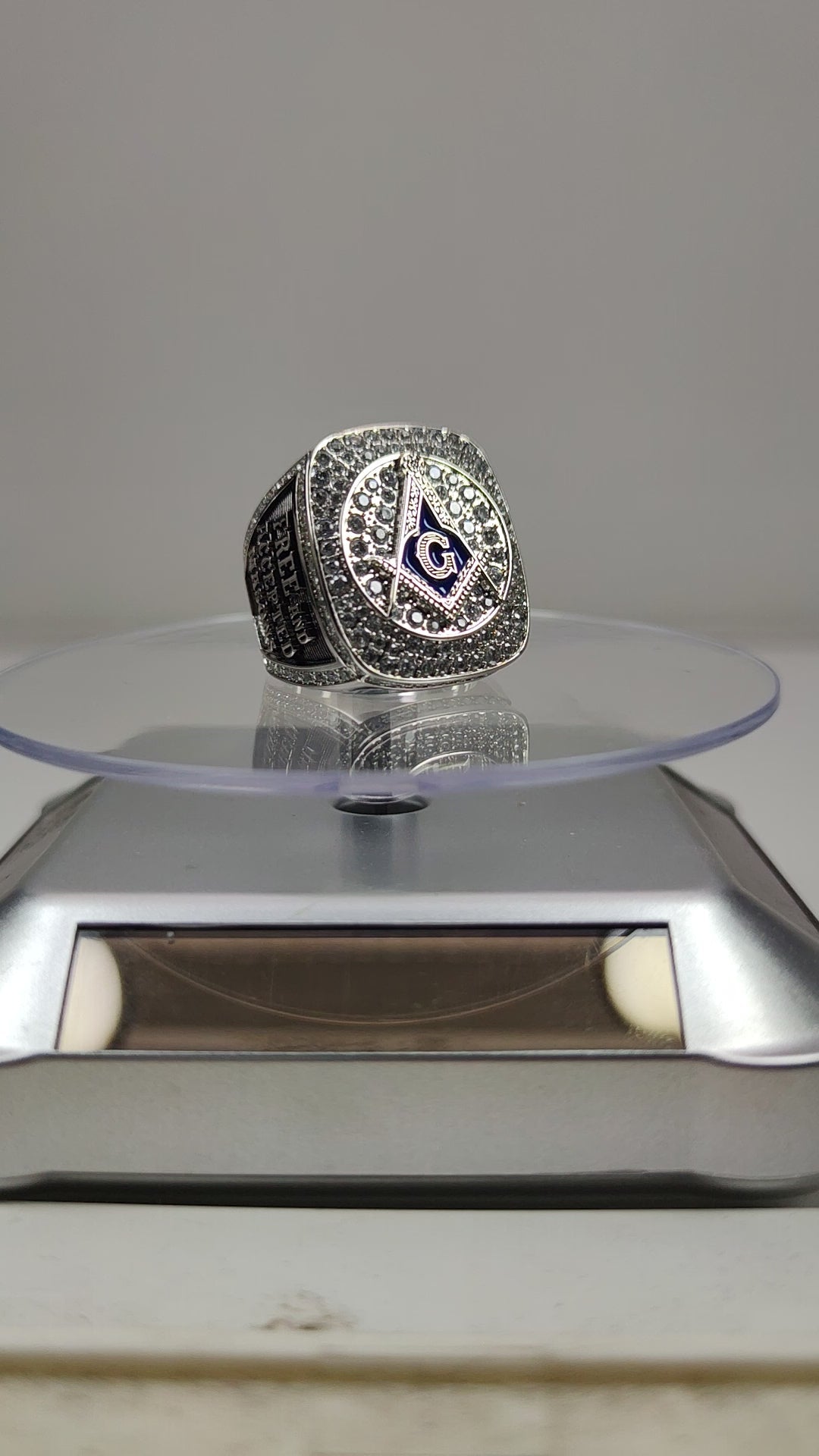 Master Mason Blue Lodge Ring - White Gold Plated With Rhinestones - Bricks Masons