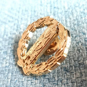 Junior Warden Blue Lodge Lapel Pin - Wreathed Plumb Rule - Bricks Masons