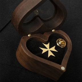 Order Of Malta Commandery Brooch - Gold Color With Wood Box - Bricks Masons