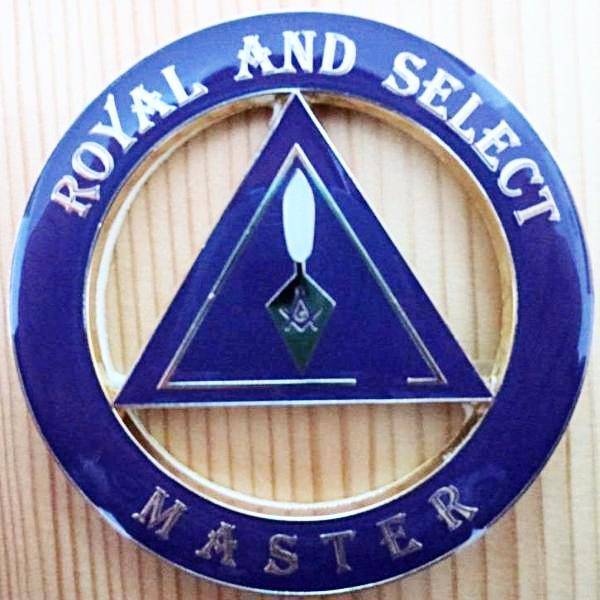 Royal & Select Masters English Regulation Car Emblem - 3 inch Medallion